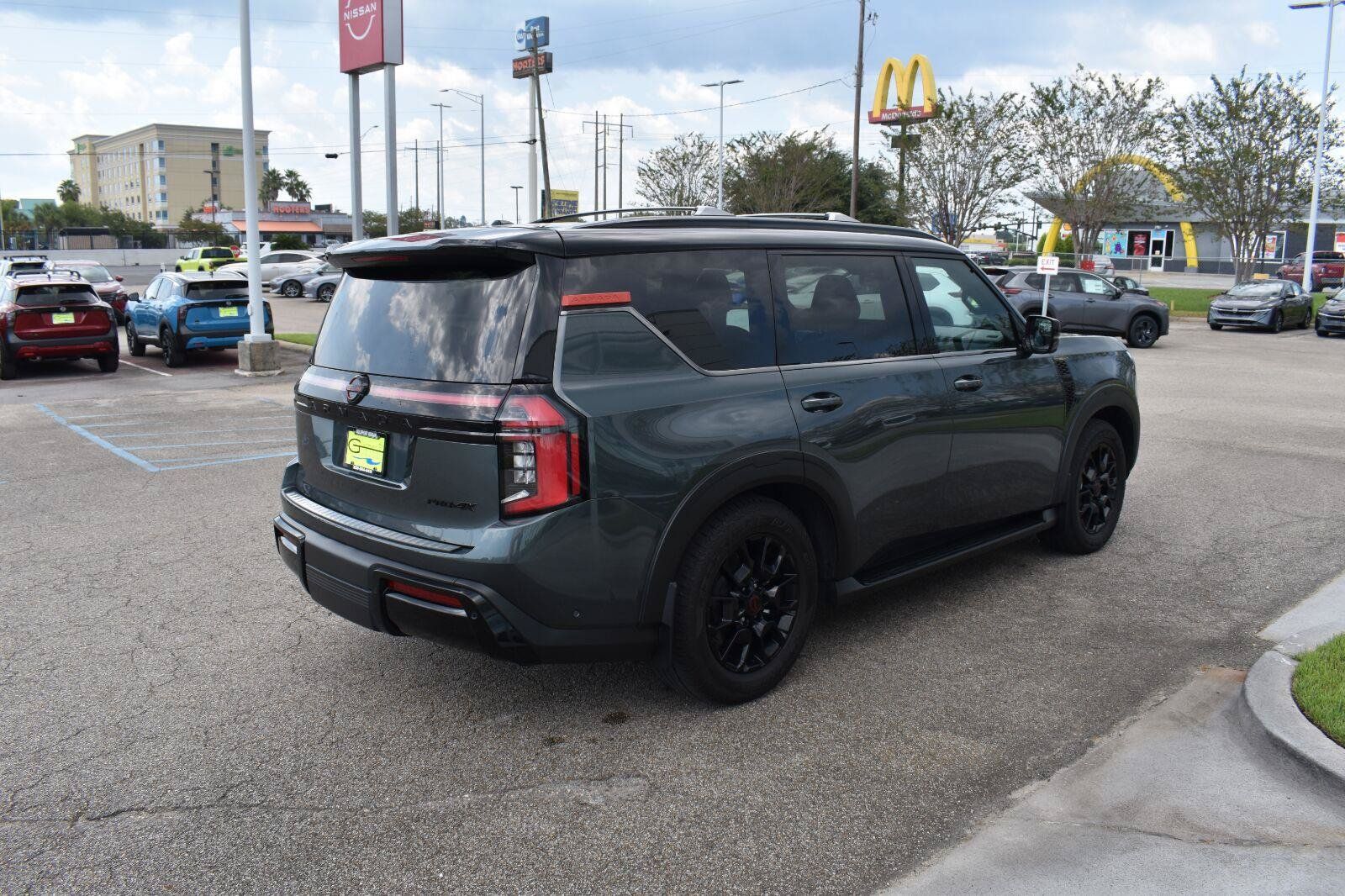 Certified 2025 Nissan Armada PRO-4X AWD/4WD image 13