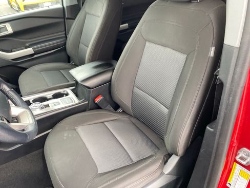 Used 2022 Ford Explorer XLT RWD image 11