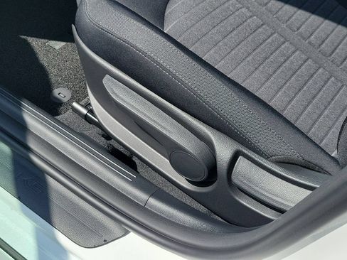 New 2026 Kia K5 LXS FWD image 7