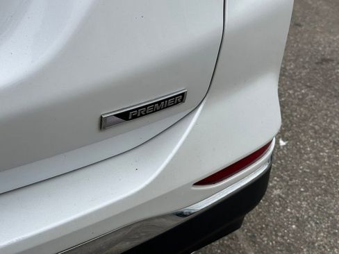 Used 2018 Chevrolet Equinox Premier image 15