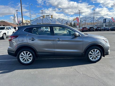 Used 2021 Nissan Rogue Sport S image 6