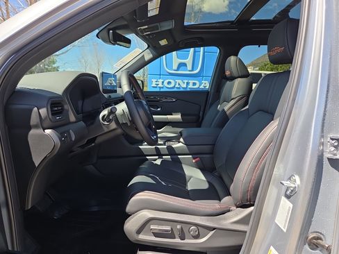 New 2026 Honda Pilot TrailSport image 12