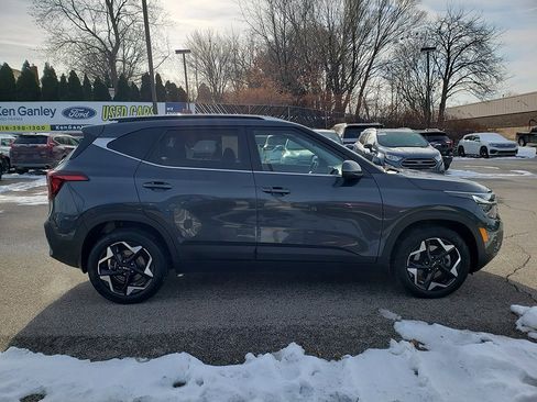 Used 2024 Kia Seltos EX image 4