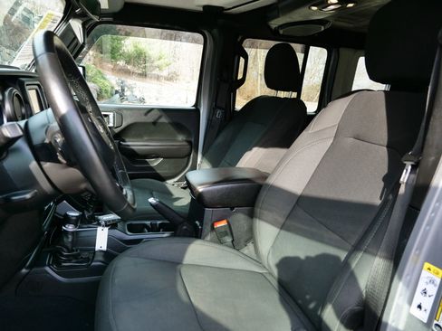 Used 2019 Jeep Wrangler Unlimited Sport S AWD/4WD image 22