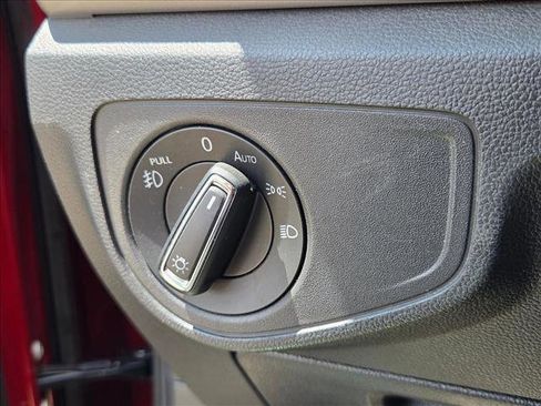 Used 2018 Volkswagen Atlas SEL AWD/4WD image 16