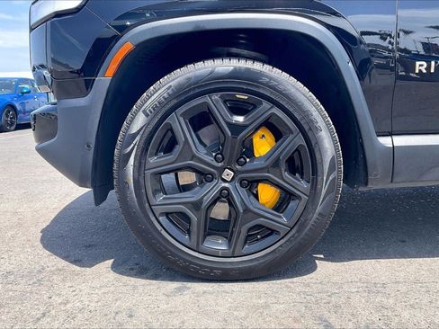 Used 2024 Rivian R1S Adventure AWD/4WD image 4