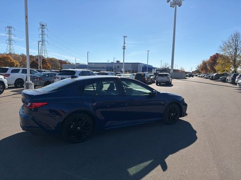 Used 2025 Toyota Camry SE image 17