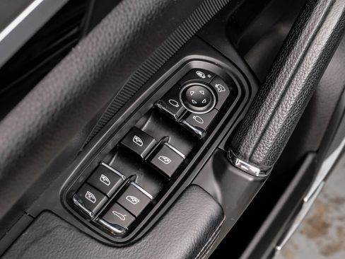 Used 2016 Porsche Cayenne AWD/4WD image 40