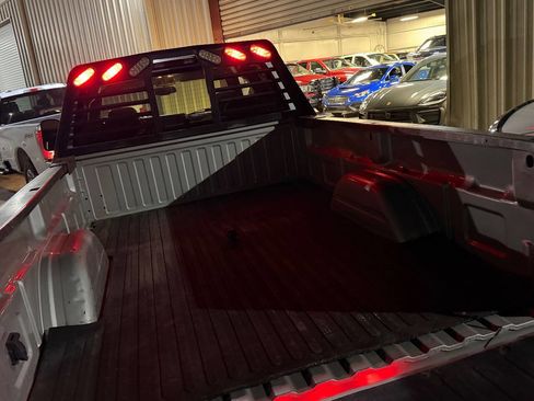 Used 2006 GMC Sierra 3500 SLE w/ Heavy-Duty Power Package image 8