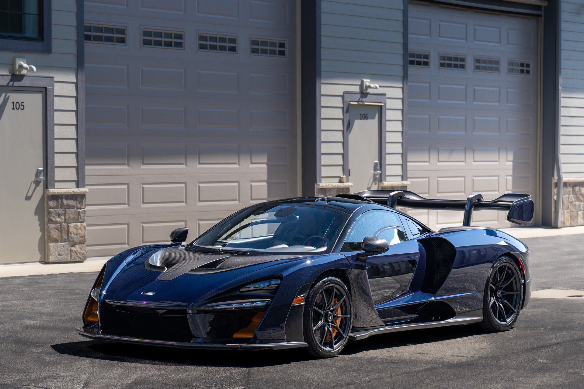 Used 2019 McLaren Senna RWD image 26