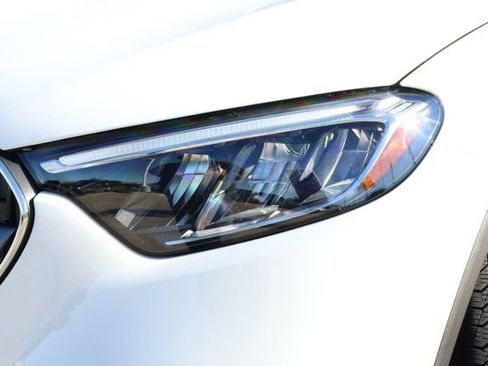 Certified 2025 Mercedes-Benz GLC 300 image 9