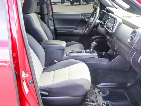 Used 2020 Toyota Tacoma TRD Sport w/ Technology Package RWD image 16