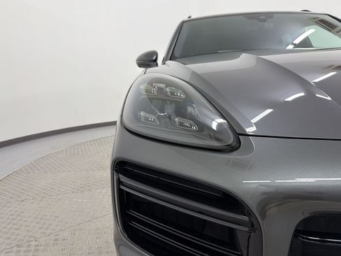 Used 2020 Porsche Cayenne Turbo S AWD/4WD image 11