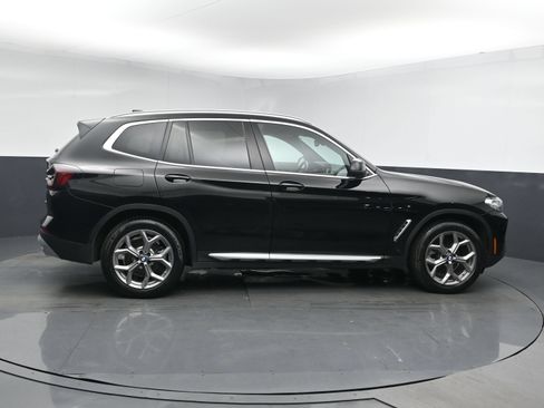 Used 2024 BMW X3 xDrive30i w/ Premium Essential Package AWD/4WD image 3