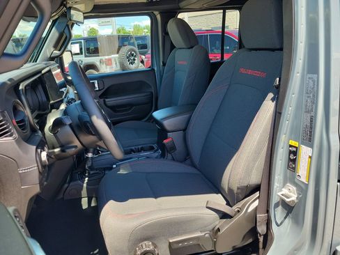 Used 2026 Jeep Wrangler Unlimited Rubicon AWD/4WD image 14