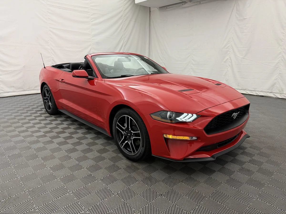 Used 2020 Ford Mustang Premium RWD image 5