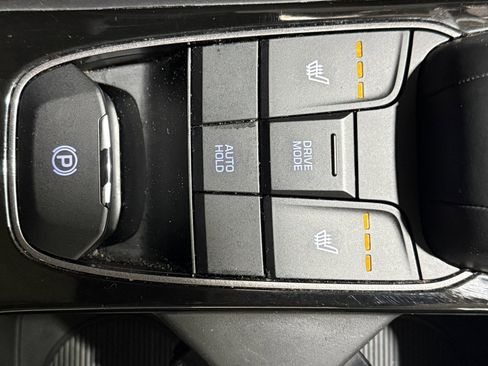 Used 2020 Hyundai Ioniq Limited image 23