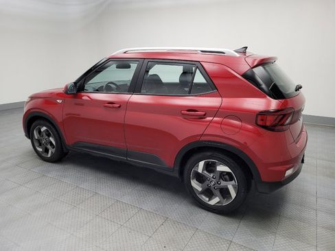 Used 2022 Hyundai Venue Limited image 3
