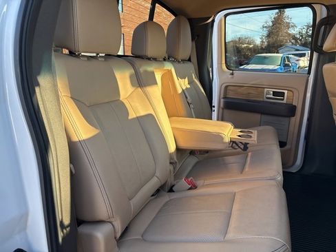 Used 2011 Ford F150 Lariat w/ Lariat Chrome Pkg image 32