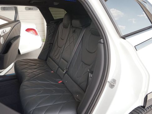Used 2023 BMW XM w/ M Driver's Package AWD/4WD image 15