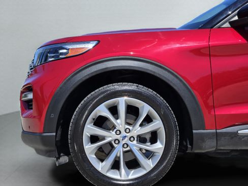 Used 2021 Ford Explorer Platinum w/ Equipment Group 601A AWD/4WD image 36