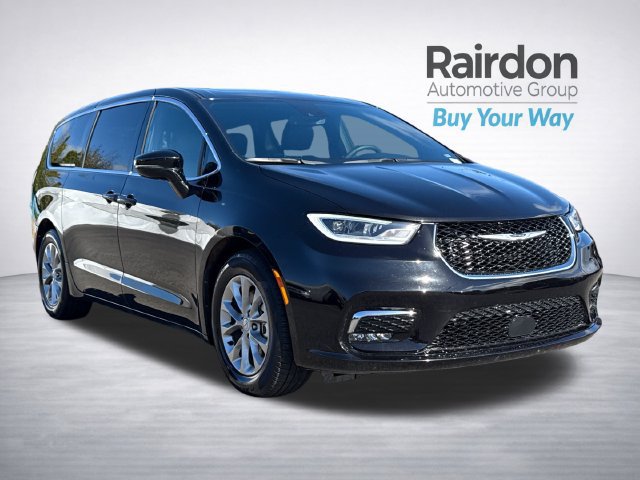 Used 2026 Chrysler Pacifica Limited FWD 360° Tour