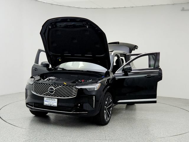 New 2026 Volvo XC90 B6 Plus w/ Protection Package Premier AWD/4WD image 9