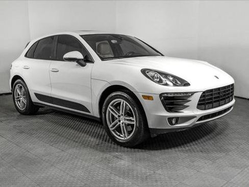 Used 2018 Porsche Macan Sport Edition w/ Driver Memory Package image 11