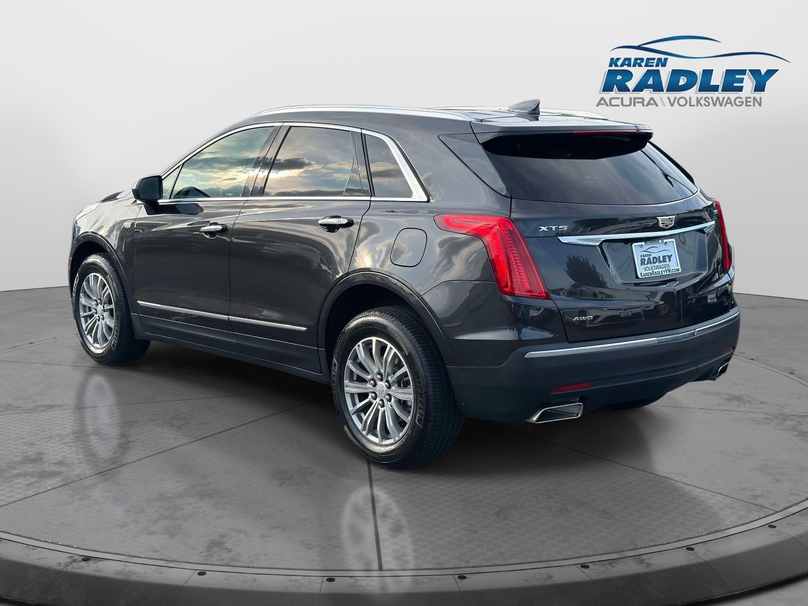 Used 2018 Cadillac XT5 Luxury AWD/4WD image 3