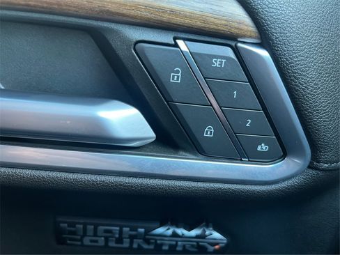 Used 2022 Chevrolet Silverado 1500 High Country w/ Technology Package image 39