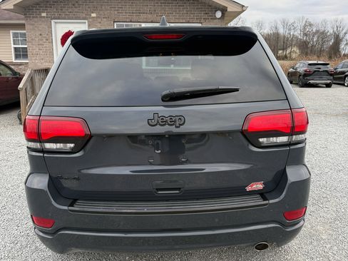 Used 2018 Jeep Grand Cherokee Altitude image 8
