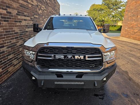 Used 2022 RAM 3500 Tradesman w/ Chrome Appearance Group AWD/4WD image 7