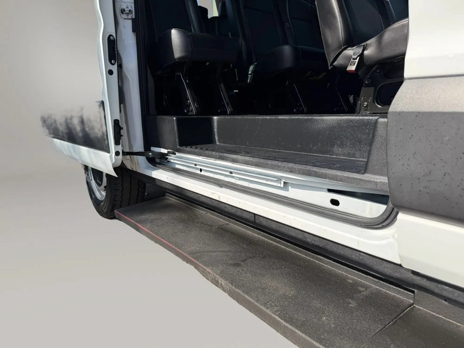 Used 2020 Ford Transit 150 XL RWD image 28