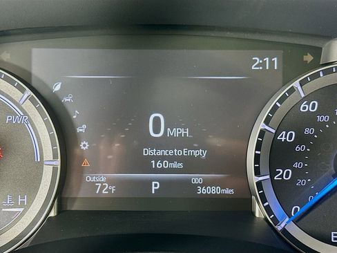 Used 2022 Toyota Highlander XLE FWD image 12