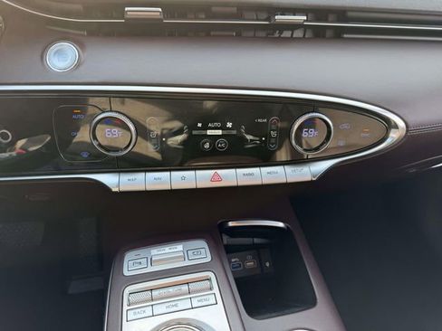Used 2022 Genesis GV70 2.5T w/ Advanced Package image 19