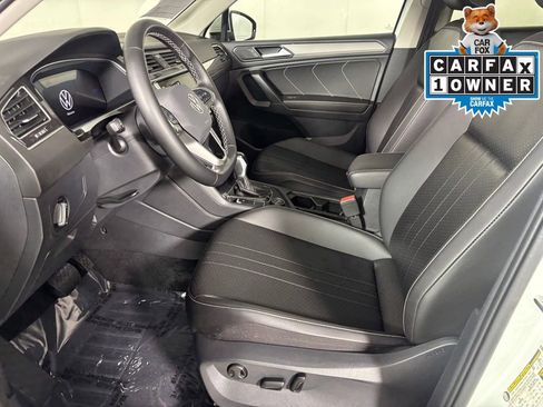 Used 2024 Volkswagen Tiguan SE image 10