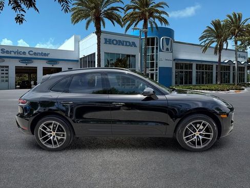 Used 2025 Porsche Macan Turbo AWD/4WD image 9