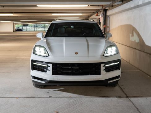 Used 2026 Porsche Cayenne E-Hybrid AWD/4WD image 6