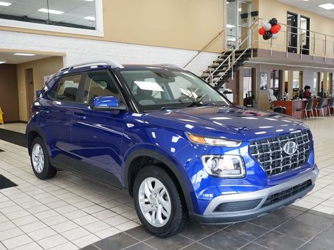 Used 2020 Hyundai Venue SEL image 17