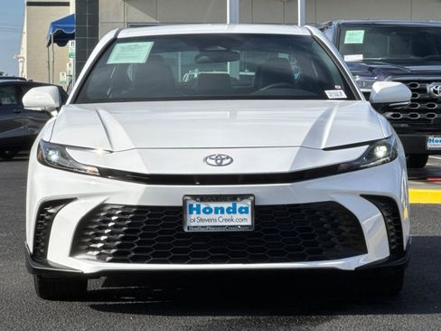 Used 2025 Toyota Camry SE FWD image 6