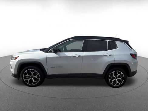Used 2025 Jeep Compass Limited AWD/4WD image 7