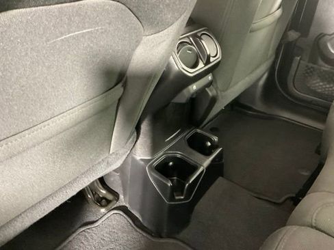 Used 2019 Jeep Wrangler Unlimited Sport S image 16