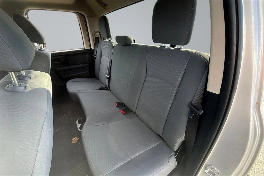 Used 2017 RAM 1500 Express AWD/4WD image 16