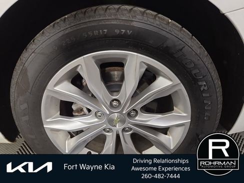 Used 2019 Chevrolet Malibu LT FWD image 11