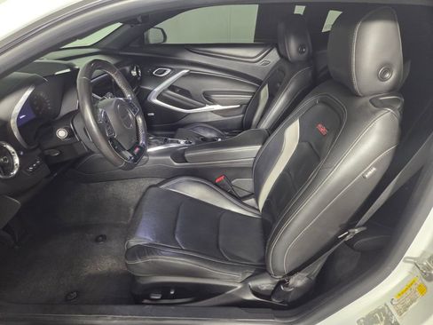 Used 2020 Chevrolet Camaro SS RWD image 10