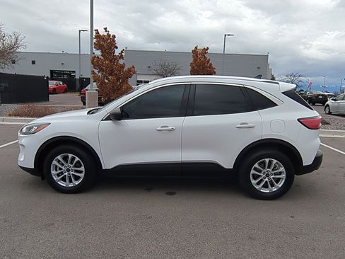 Used 2022 Ford Escape SE image 9