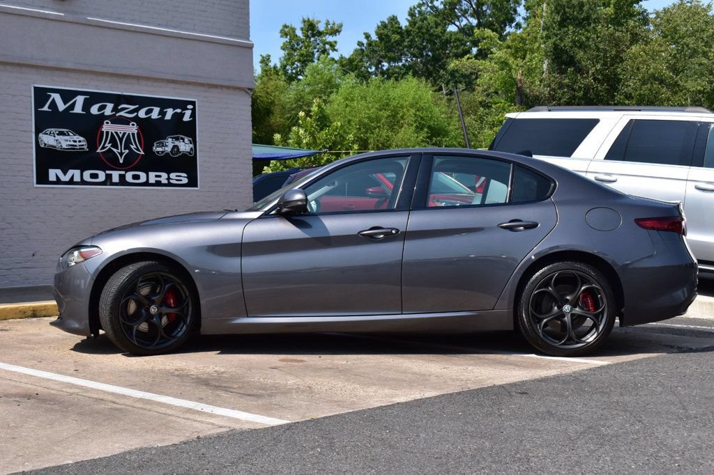 Used 2018 Alfa Romeo Giulia Ti Sport w/ Quick Order Package 22S Sport AWD/4WD image 3