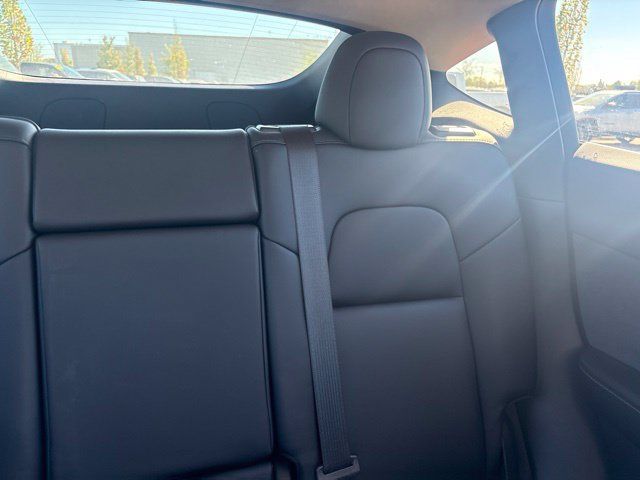 Used 2022 Tesla Model Y Performance AWD/4WD image 29