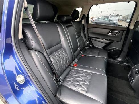 Certified 2022 Nissan Rogue Platinum w/ Head-Up Display Package image 20