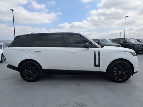 Certified 2025 Land Rover Range Rover Long Wheelbase SE AWD/4WD image 4